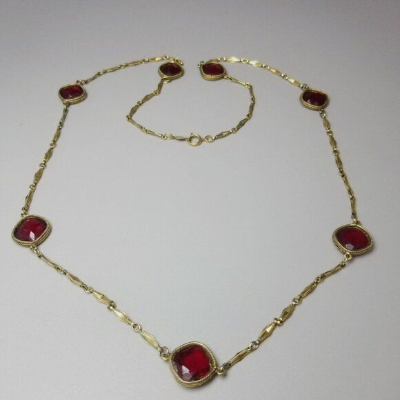 Vintage Accessocraft N.Y.C. Red Glass Necklace Bezel Set Gold Tone Signed - Picture 1 of 6